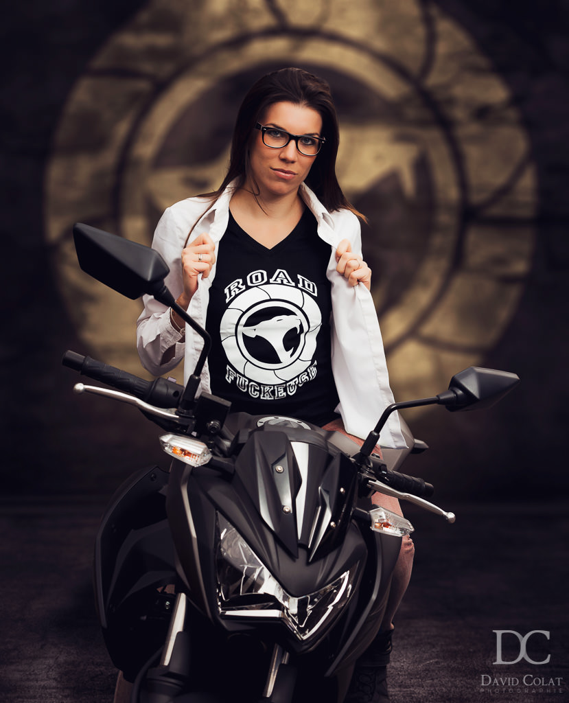 Photo Commercial - Melgo Vêtements moto pour femmes